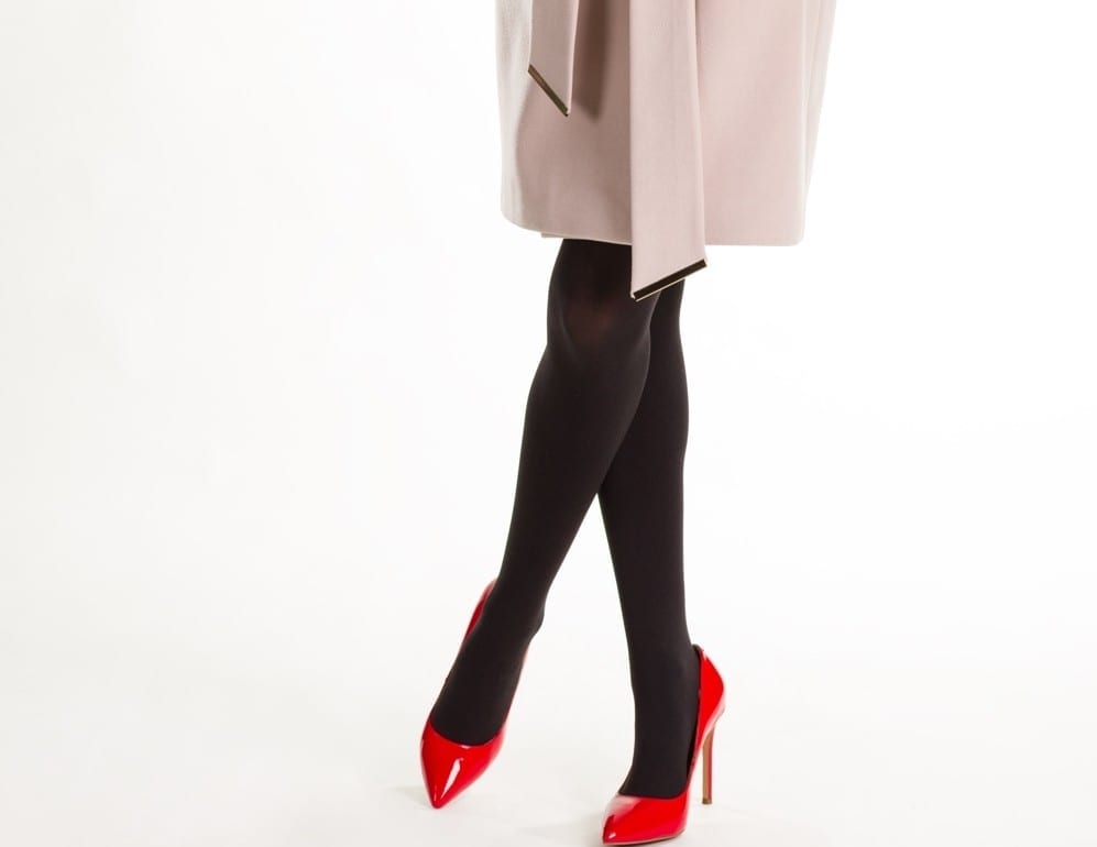 Collants foncés chaussures claires by Mademoiselle M