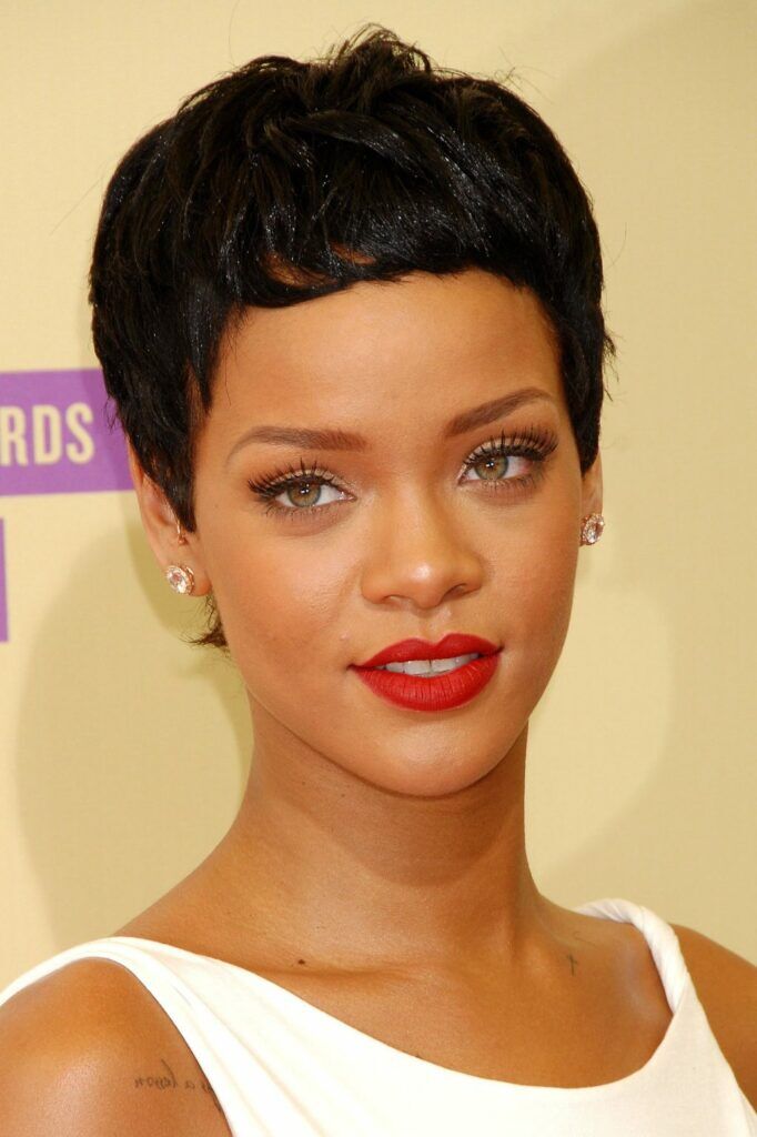 Rihanna - cheveux courts