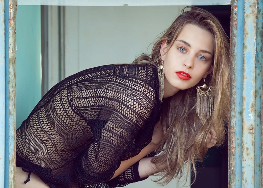 Blonde sexy by Mademoiselle M