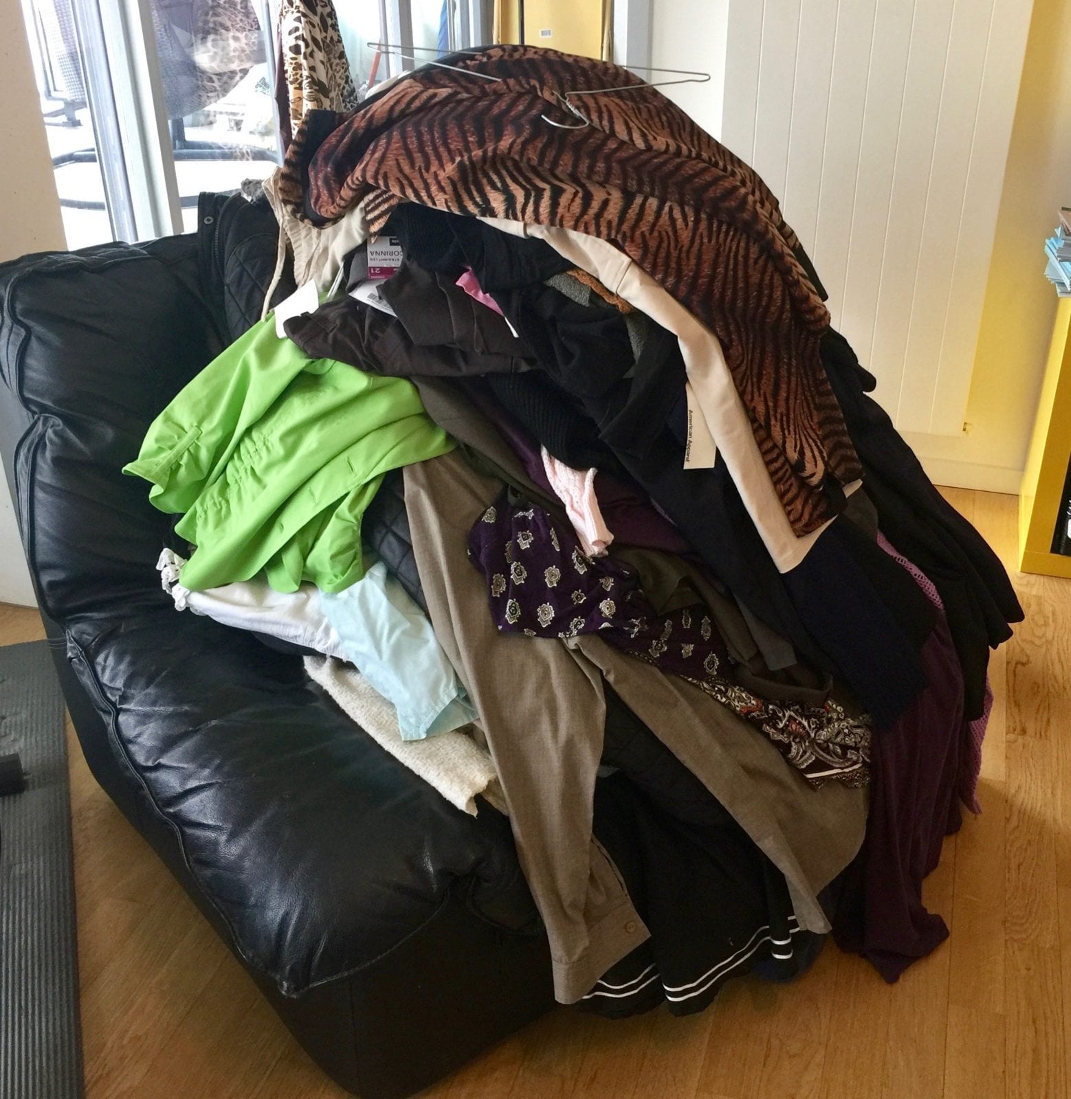 Pile de vêtements avant Christine 2 by Mademoiselle M