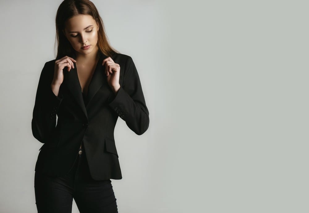 Noir fille en tailleur by Mademoiselle M