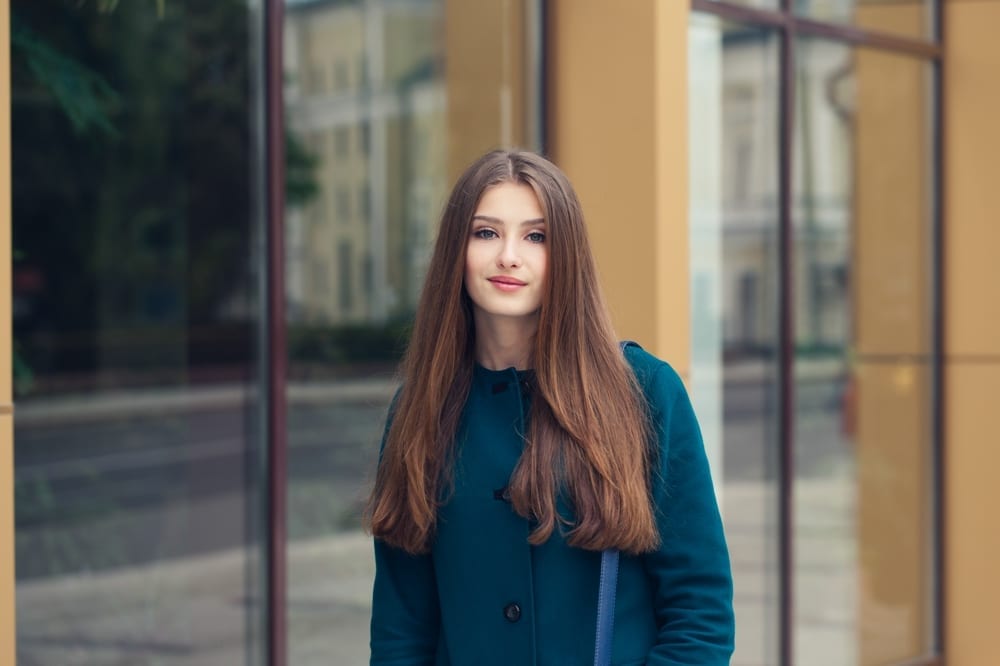 Exemple de style illustrant comment être élégante sans excès, en misant sur la qualité et la justesse des choix.