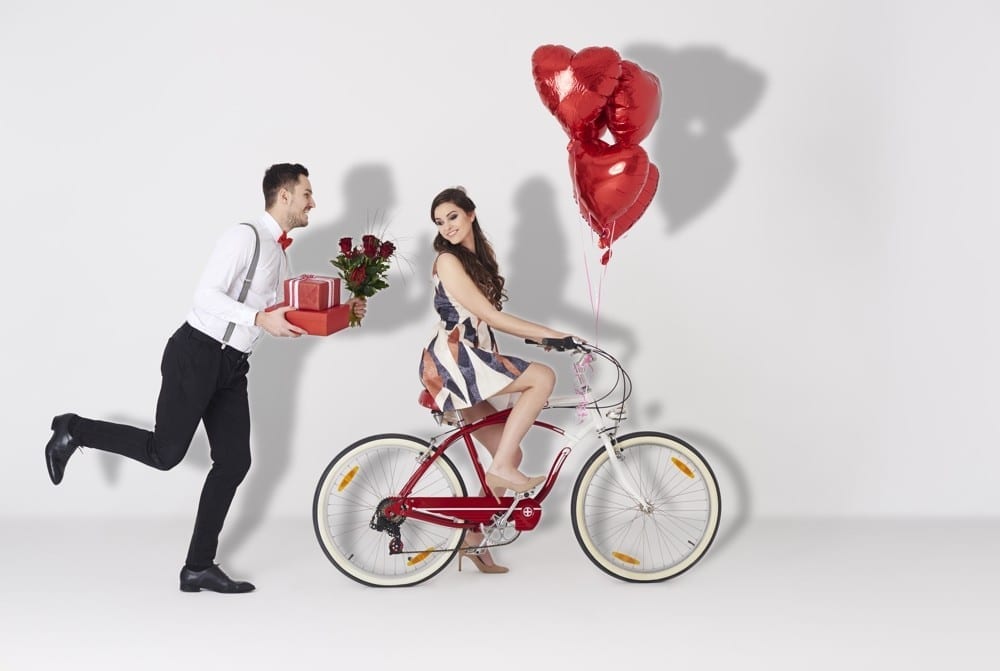 Premier rendez-vous amoureux avec un homme coeurs rouges - Mademoiselle M